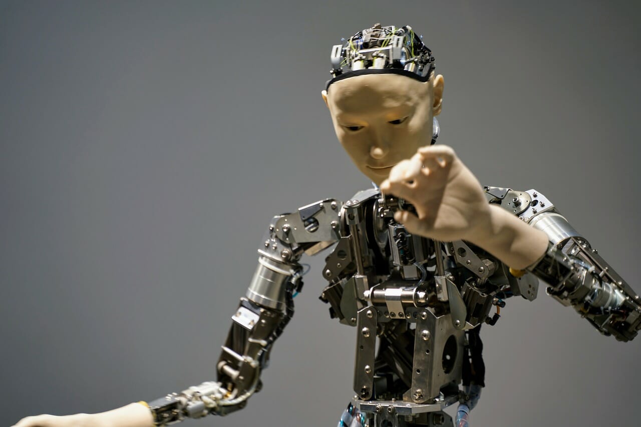 Artificial Intelligence through Robots