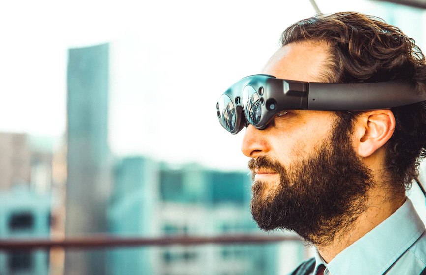 How Augmented Reality is Advancing The Customer Experience in Traditional Industries