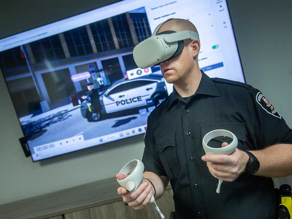 Windsor police use virtual reality to improve de-escalation skills | Windsor Star