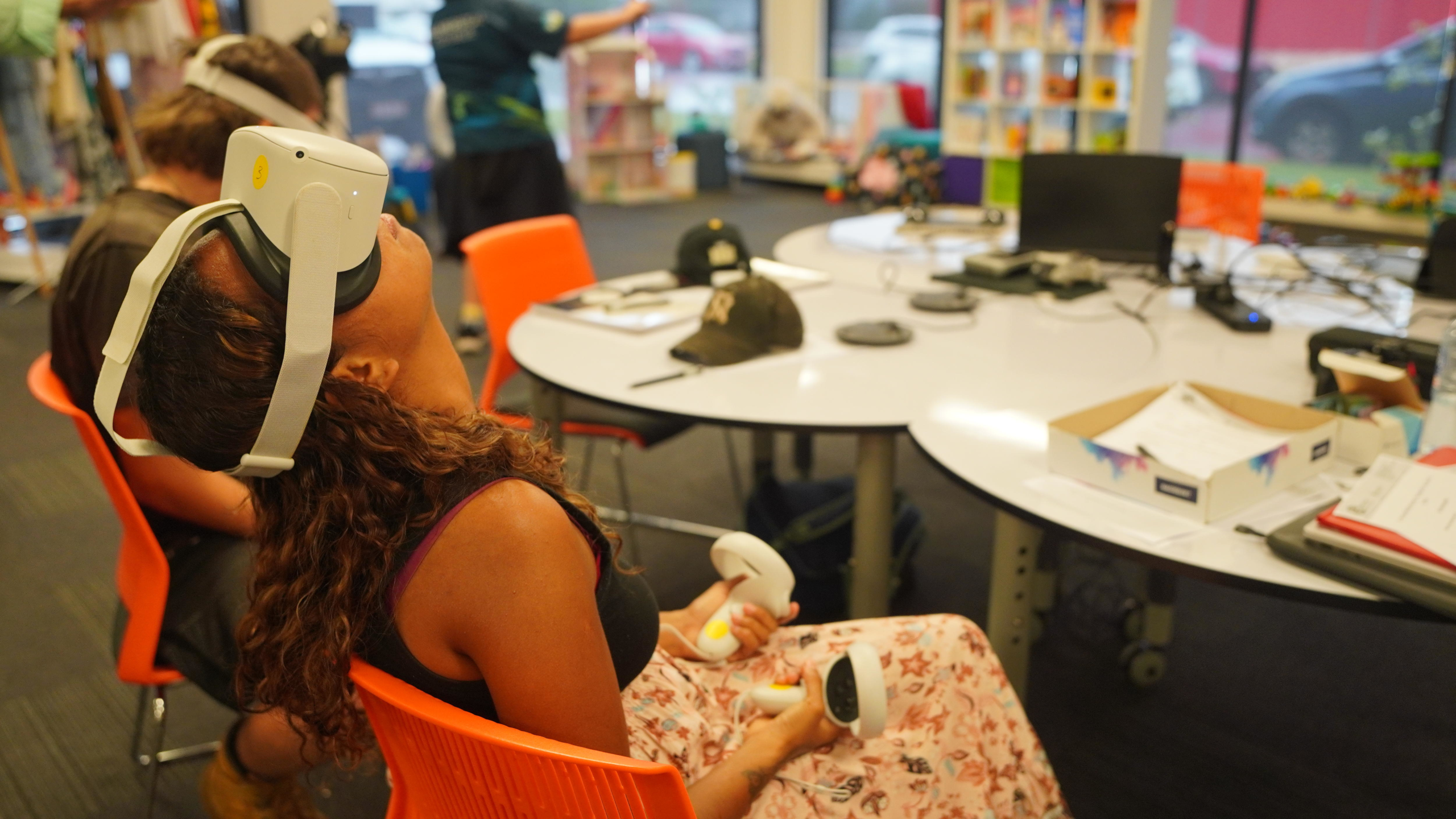 Children explore virtual reality as part of trial for new NT youth mental health project - ABC News
