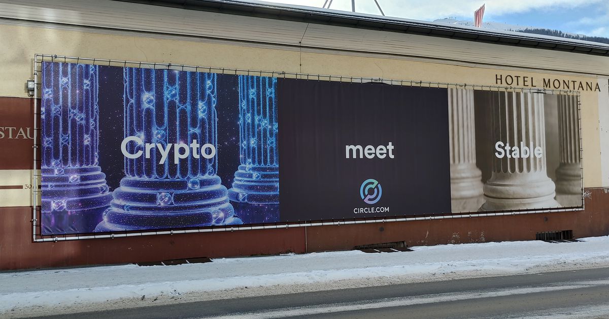 In Davos, Blockchain Yields More Promises Than Problems