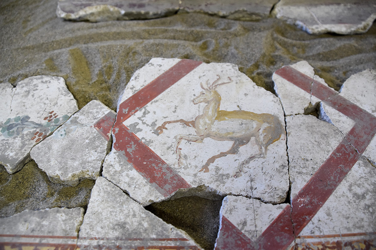 Archaeologists in Italy Are Using A.I. Robots to Piece Together Ancient Frescoes From Fragments Discovered at Pompeii